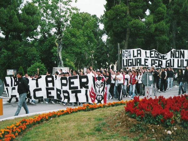 LIBERTA' PER I CARCERATI